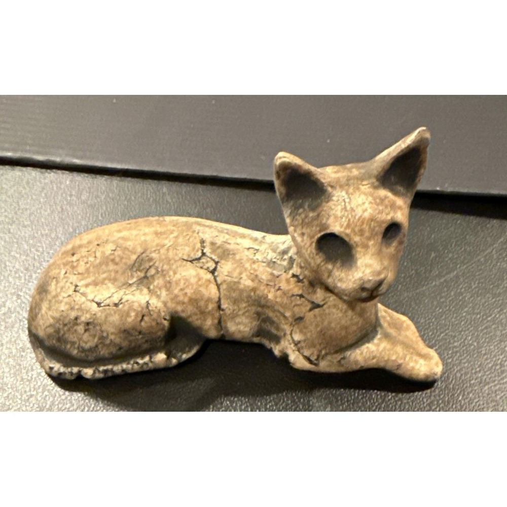 Shapes‎ of Clay by Stan Langtwait Mount St Helens Ash Signed Cat Kitten Figure